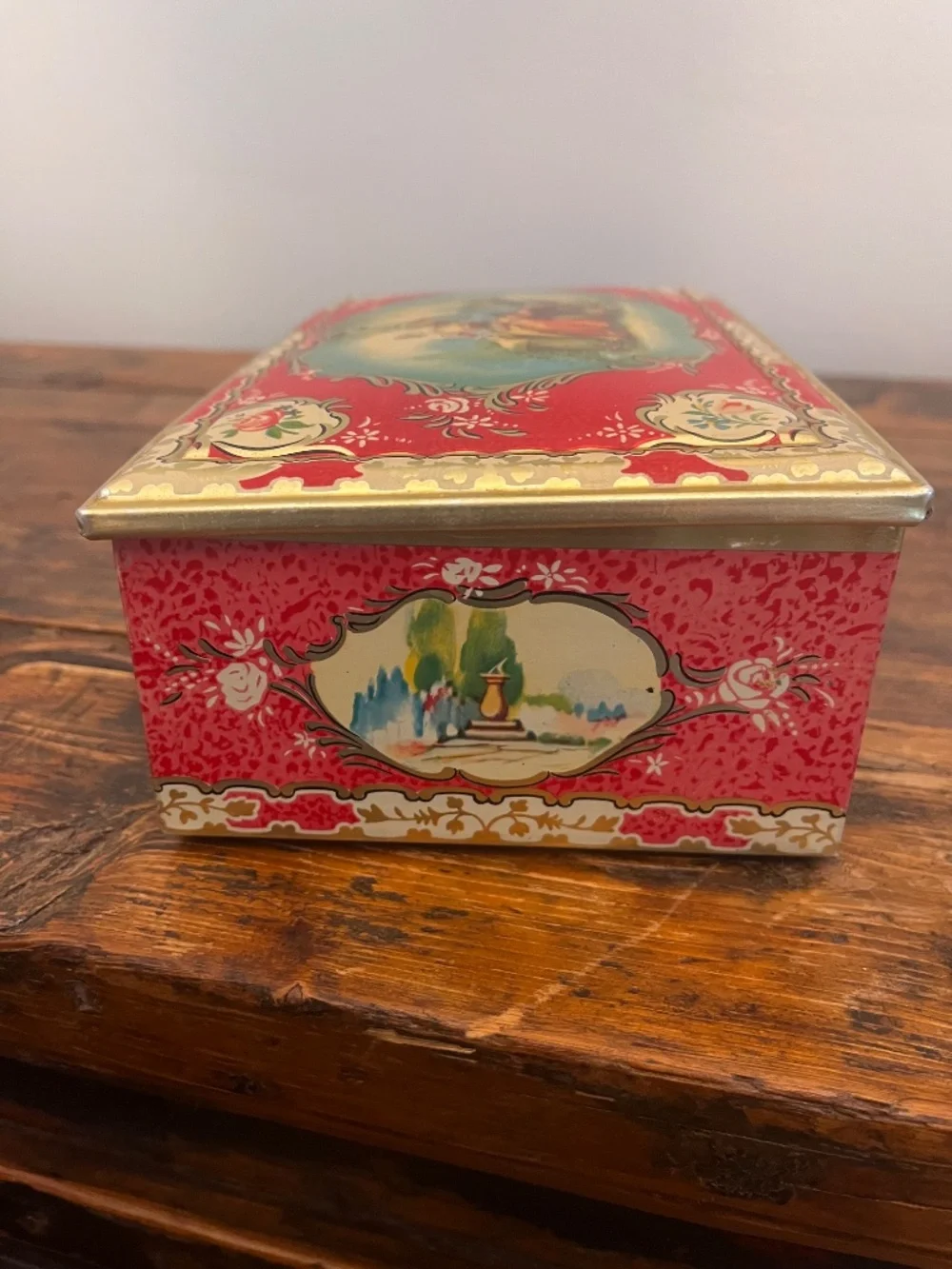 Vintage Made in England Romantic Tin Box | Rococo Courting Couple